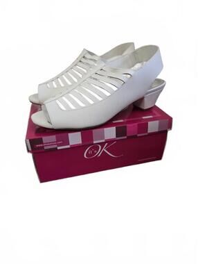 It's OK White Peep Toe Slingback Heels Size 7W Comfortable